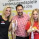 Cindy Roleder, Christian Dahms und Lene Gruner präsentieren die Medaillen Foto: Jochen A. Meyer/Landessportbund Sachsen