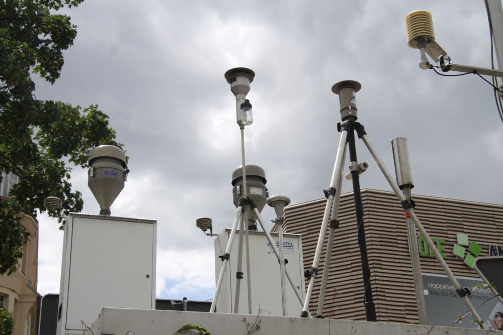 Luftmessstation Leipzig Mitte am Halleschen Tor. Foto: Matthias Weidemann