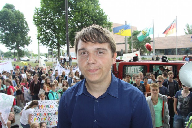 Alle sind schockiert über den Zustand des Gebäudes, stellt Marc Püschel, Schülersprecher am Max-Klinger-Gymnasium, fest. Foto: Matthias Weidemann