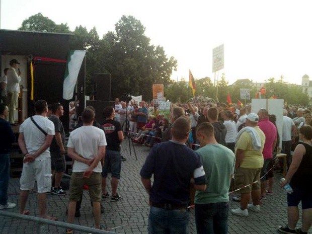 Abschließendes Antreten zur Nationalhymne. Foto: L-IZ.de