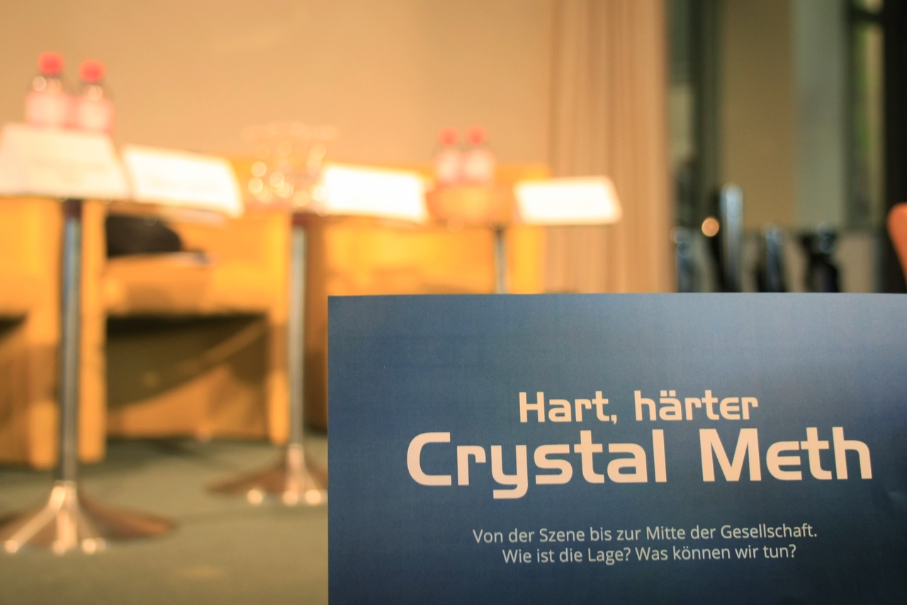 Motto JU Veranstaltung „Hart, härter, Crystal Meth“ am 02.07.2015 im Studio 3