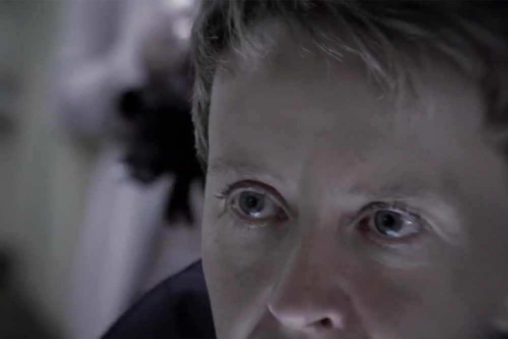 Szene aus dem ersten Clip: Tatortsicherung nach einem Wohnungseinbruch. Filmstill: L-IZ