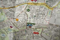 Blick in den Willkommens-Standplan. Foto: Ralf Julke