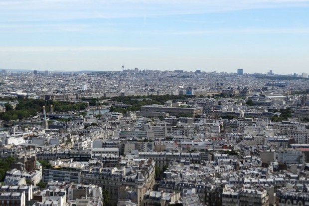 Das Häusermeer von Paris - Blick vom Eiffelturm. Foto: Patrick Kulow