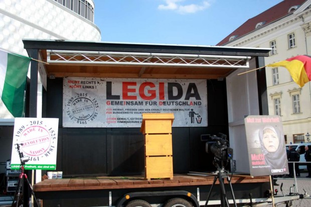 Fast schon Routine. Die Bühne steht, 19 Uhr möchte man beginnen. Foto: L-IZ.de