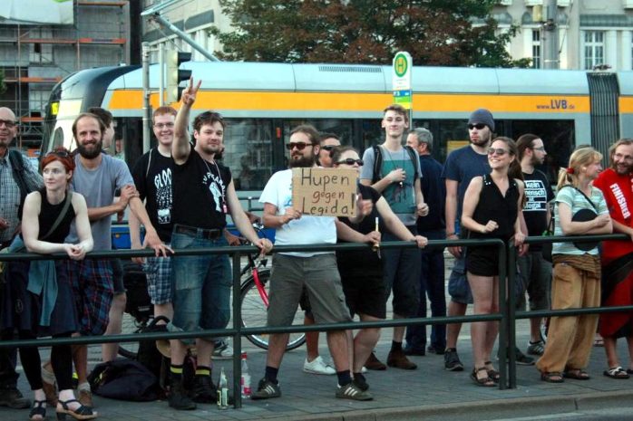 Diesmal nicht sexuell gemeint. Gefordert wurde: Hupen gegen Legida. Foto: L-IZ.de