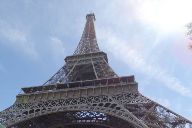 Ein Besuch am und auf dem Pariser Eiffelturm birgt und bringt so manche Überraschung. Foto: Patrick Kulow
