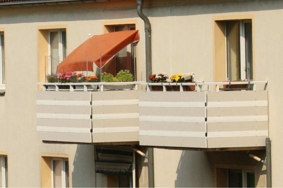 Sonnige Balkone in Connewitz. Foto: Ralf Julke