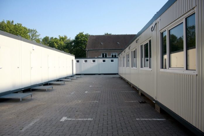 Containerdorf in der Friederikenstraße 37. Foto: Alexander Böhm