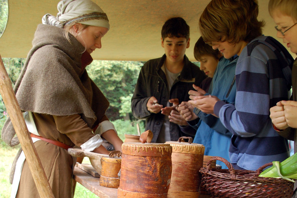 Fladenbacken mit Gymies. Foto: Stadt Grimma