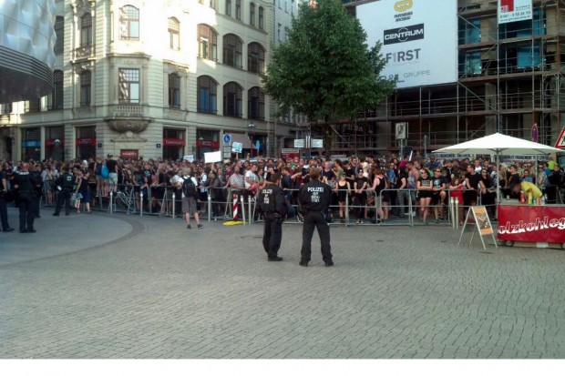 Die Gegendemo um 19 Uhr. Foto: L-IZ