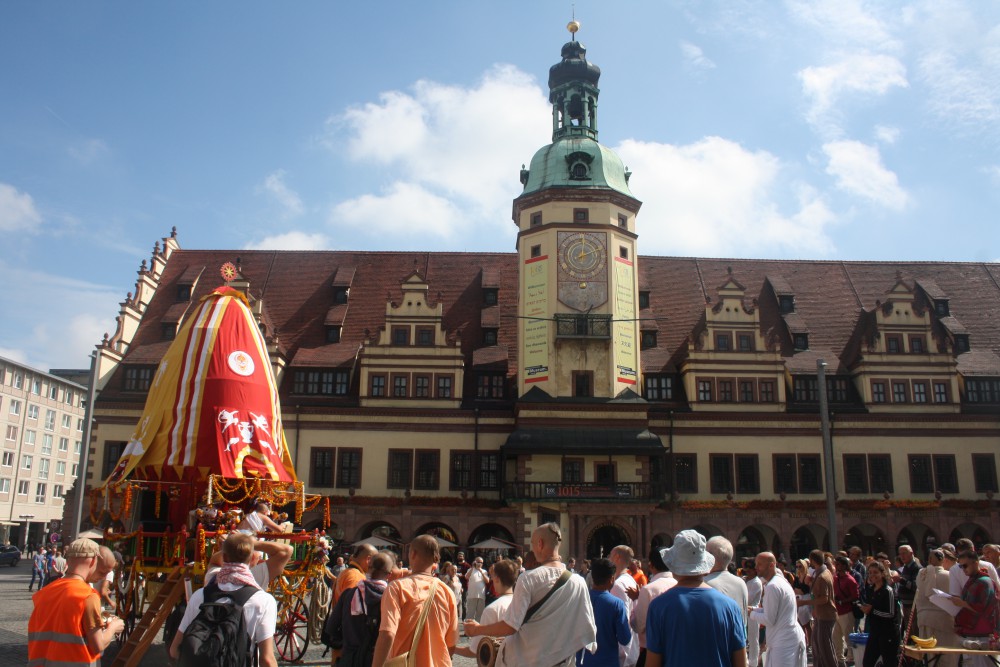Sein 9. Ratha-Yatra-Wagenfest feierte am Samstag der Leipziger Krishna Tempel. Foto: Ernst-Ulrich Kneitschel