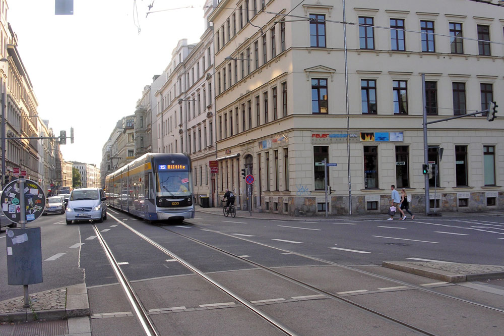 Jahnallee, Ecke Leibnizstraße: Hier beginnt das Nadelöhr. Foto: L-IZ.de