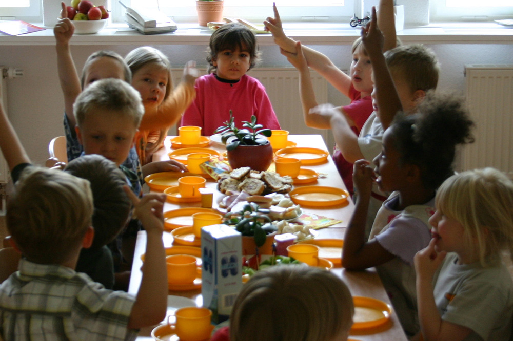 Je kleiner die Kita-Gruppe, umso besser können die Erzieherinnen auf die Bedürfnisse der Kinder eingehen. Foto: Ralf Julke