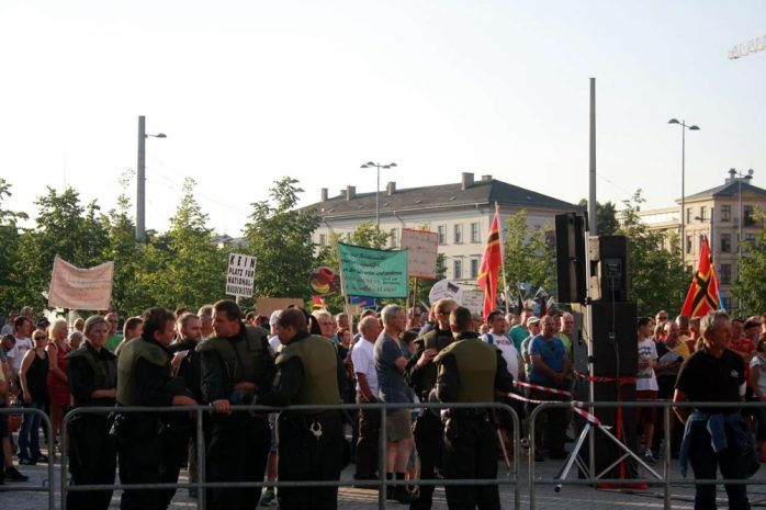 Legida 19:20 Uhr. Irgendwie alle im Urlaub? Foto: L-IZ.de