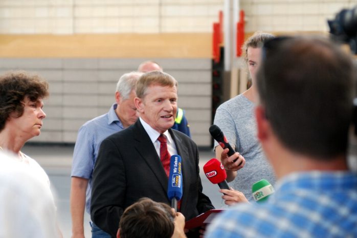 Dr. Michael Feist mit den einletenden Worten zur Gesamtsituation in Sachsen. Chemnitz, Dresden- nun ist Leipzig dran. Foto: L-IZ.de