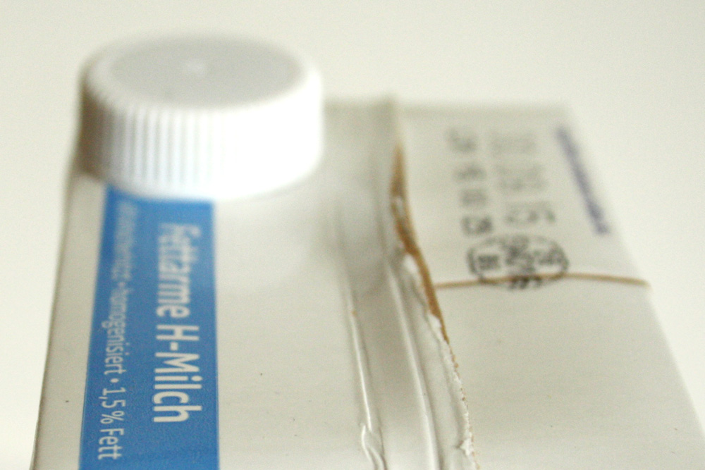Konkurrenzlos billig: Milch im Tetrapack. Foto: Ralf Julke