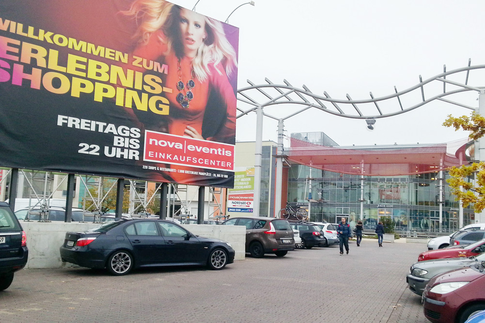Nova Eventis: Ohne Autoströme aus allen Richtungen würde hier gar nichts laufen. Foto: Jan Kaefer