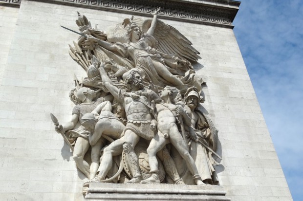 Das Relief „Der Auszug der Freiwilligen 1792 – La Marseillaise“ am Triumphbogen. Foto: Patrick Kulow