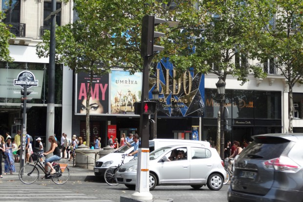 Haben Sie schon vom Champs-Elysées-Theater "Lido" gehört? Foto: Patrick Kulow