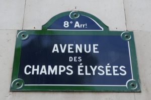 Pariser Straßenschild: die "Avenue des Champs-Elysées". Foto: Patrick Kulow