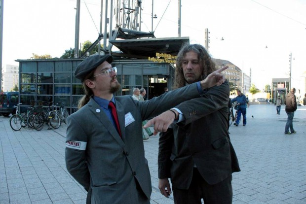 Nur die Partei Die PARTEI weiß wirklich, wo es lang geht. Foto: L-IZ.de