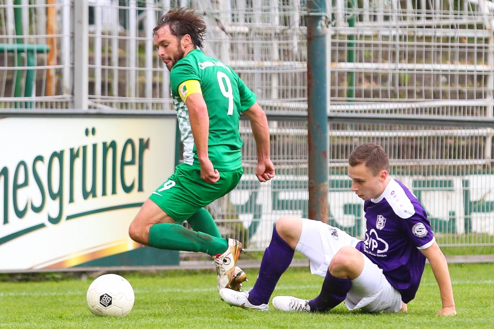 Chemie-Kapitän Andy Müller führte sein Team mit zwei Treffern auf die Siegerstraße. Foto: Jan Kaefer