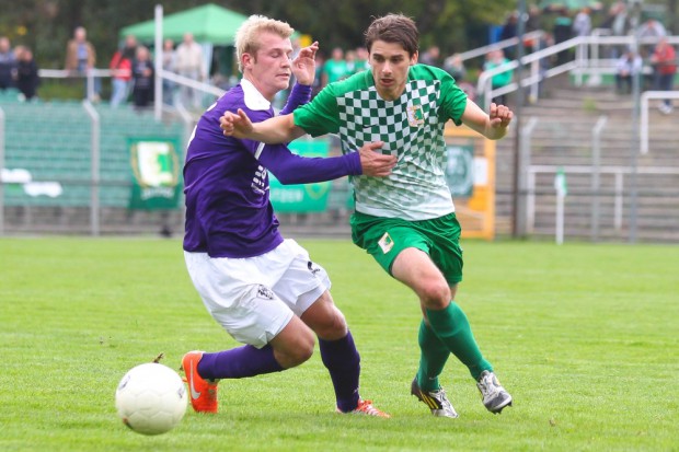 Daniel Heinze (re.) hatte die erste echte Chance der Partie. Foto: Jan Kaefer