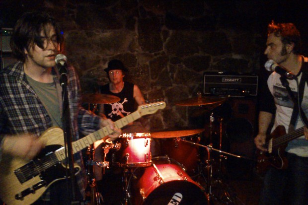 Die drei gutaussehenden und charmanten Gentlemen von Amped. Foto: privat