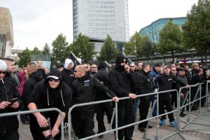 "Besorgte Bürger" oder eben einfach das bekannte rechte Hooliganklientel bei der "Offensive für Deutschland"