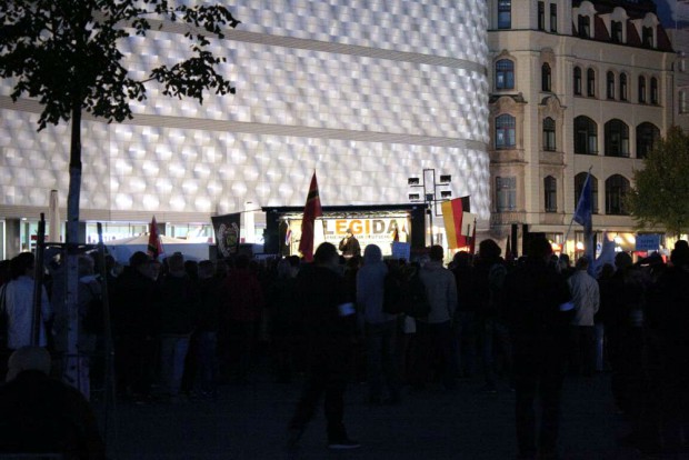 Das lauscht auf dem Richard Wagner Platz Herrn "Fröbel". Foto: L-IZ.de