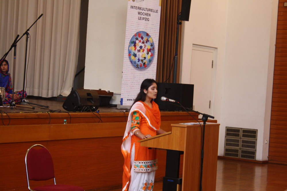Musikalische Lesung aus dem Heiligen Buch der Sikh. Foto: Ernst-Ulrich Kneitschel