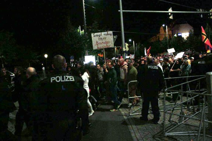Legida bei Nacht