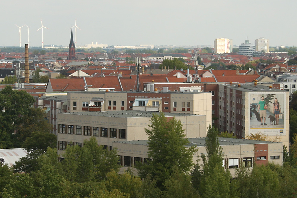Leipziger Dächerkulisse: Noch wächst die Stadt auf Kosten ihres Umlandes. Foto: Ralf Julke