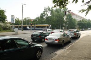 Kreuzung Max-Liebermann-Straße (vorn), Delitzscher Straße (Bildmitte) und Essener Straße. Foto: Ralf Julke