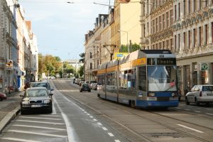 Was bedeutet der Verlust der Straßenbahn eigentlich für die Wolfgang-Heinze-Straße? Foto: Ralf Julke