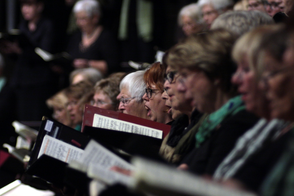 Mitsingen statt Zuhören hieß es beim Chorkonzert im Gewandhaus. Foto: Alexander Böhm