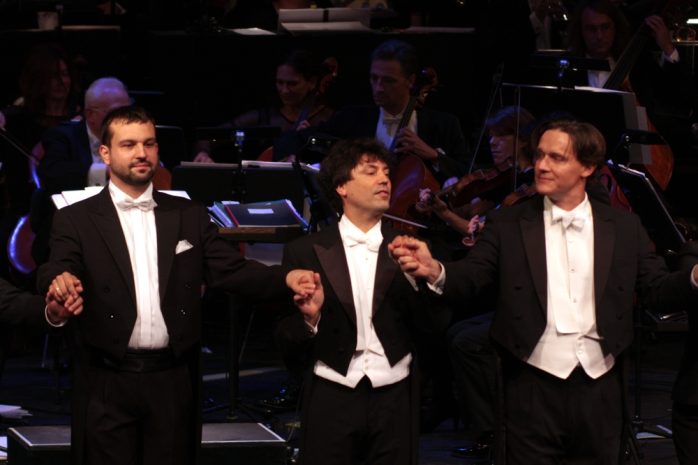 Musikalische Leitung (v.l.n.r) Christoph-Johannes Eichhorn, Tobias Engeli, Stefan Klingele. Foto: Alexander Böhm