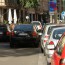 Zugeparkt - in Leipzig auch immer öfter gern zweireihig, wie hier in der Gottschedstraße. Foto: Ralf Julke