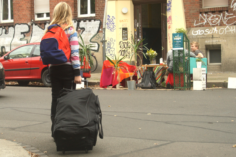 Sieht gleich ganz anders aus: PARK(ing) Day 2014 in der Bernhard-Göring-Straße. Foto: Ralf Julke