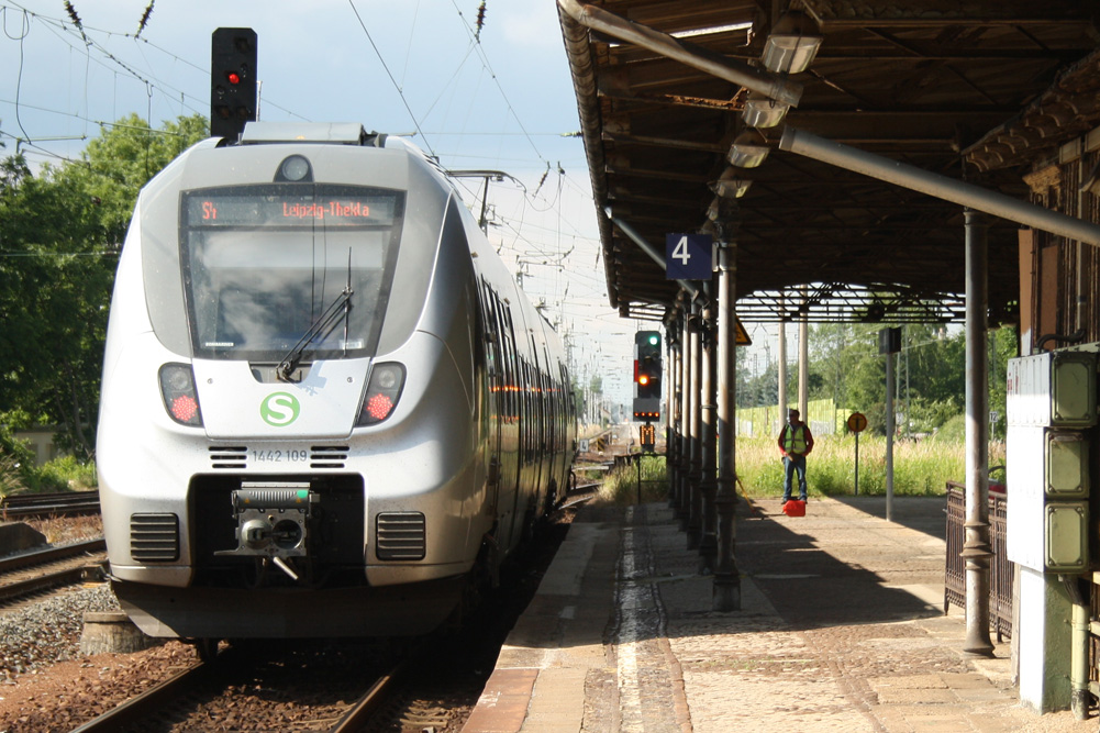 Gleich kommt die Tarifgrenze: S-Bahn in Markkleeberg-Gaschwitz. Foto: Ralf Julke
