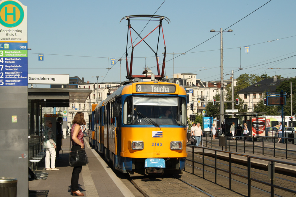 Tatra-Straßenbahn der LVB am Goerdelerring. Foto: Ralf Julke