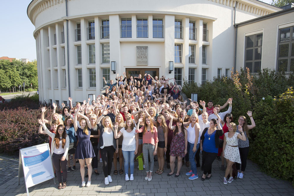 Die Medizinische Berufsfachschule des UKL begrüßte heute 131 neue Auszubildende in den Pflegeberufen. Foto: Stefan Straube/UKL