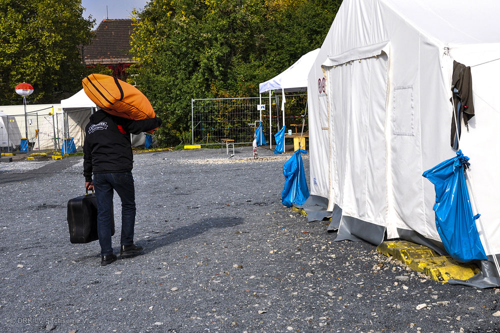 Die Flüchtlinge können in winterfeste Unterkünfte umziehen. Foto: DRK