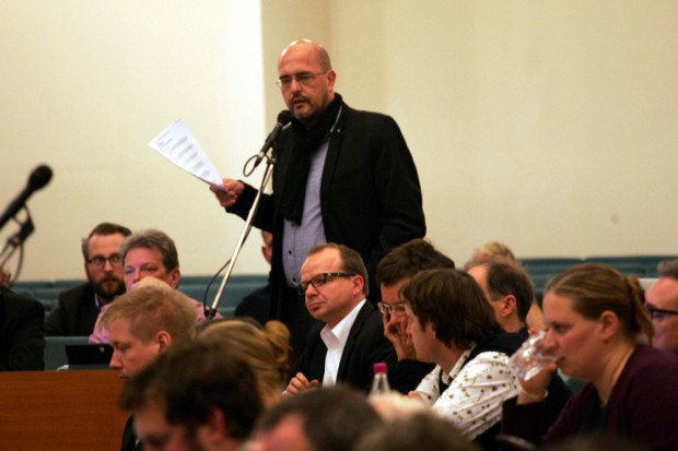 Ansbert Maciejewski im Leipziger Stadtrat. Und mit einer Replik auf das AfD-Angebot. Foto: L-IZ.de