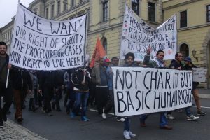 Demo von Geflüchteten: Für Menschenrechte, Sicherheit und eine bessere Asylpolitik. Foto: René Loch