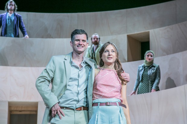 Nathan (Ralph Jung) und Recha (Violette Zupancic). Foto: Jochen Quast / Theater Erlangen