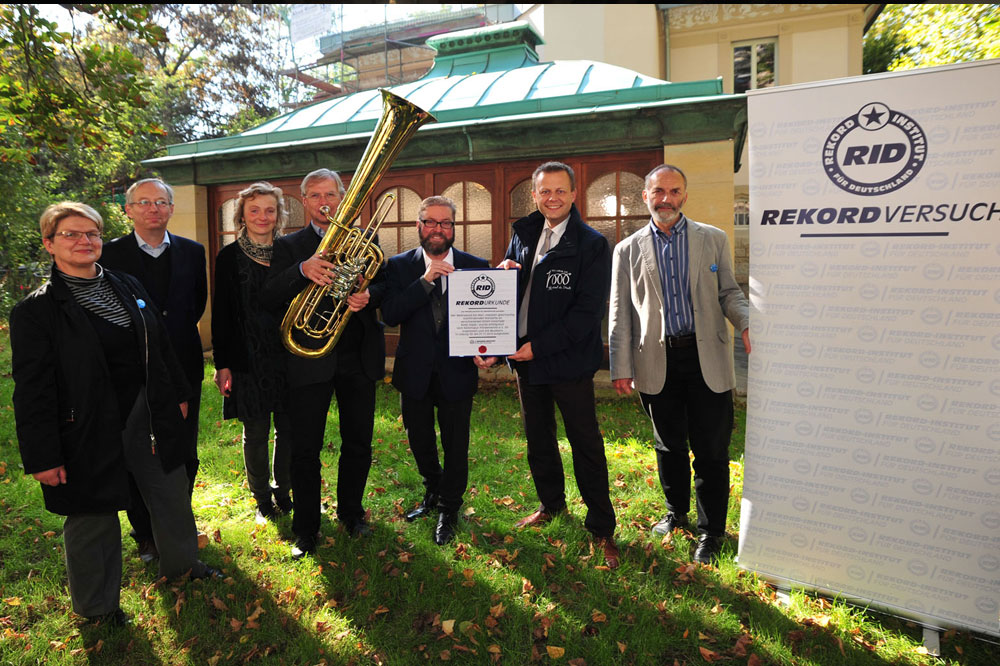 v.l.: Dr. Elke Leinhoß (Projektleiterin Notenspur-Nacht), Dr. Andreas Pöge und Dr. Kathrin Pöge-Alder (Gastgeber), Bernd Angerhöfer, Rolf Allerdissen (Rekordrichter RID), Torsten Bonew ("Leipzig 2015"-Beauftragter), Werner Schneider (Notenspur-Initiator). Foto: Dieter Grundmann/Westend-PR