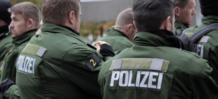 Polizisten im Demo-Einsatz. Foto: L-IZ.de