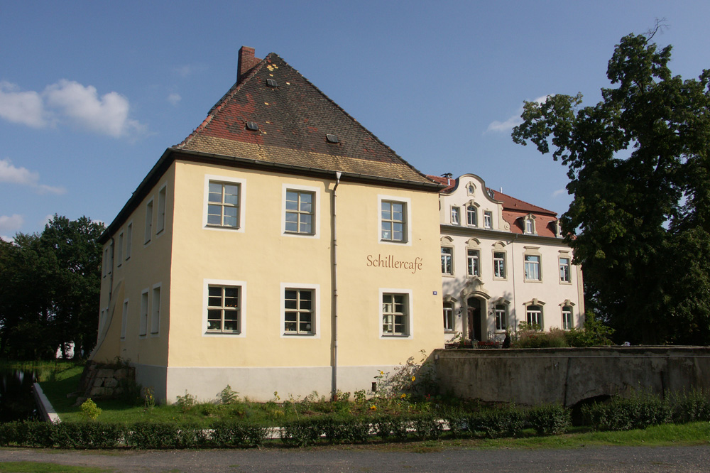 Kahnsdorf: Im einstigen Alten Gutshaus erinnert eine kleine Ausstellung an Friedrich Schillers Aufenthalt und das „Schillercafé“ lädt ein. Foto: Karsten Pietsch